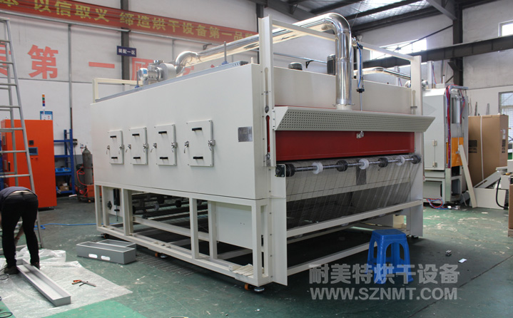 汽車(chē)零部件行業(yè)吸音棉軟化隧道爐